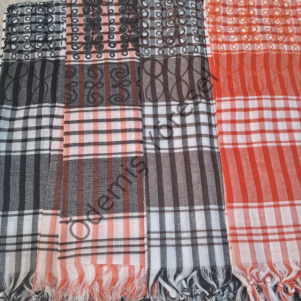 Hafif İşlemeli Puşi