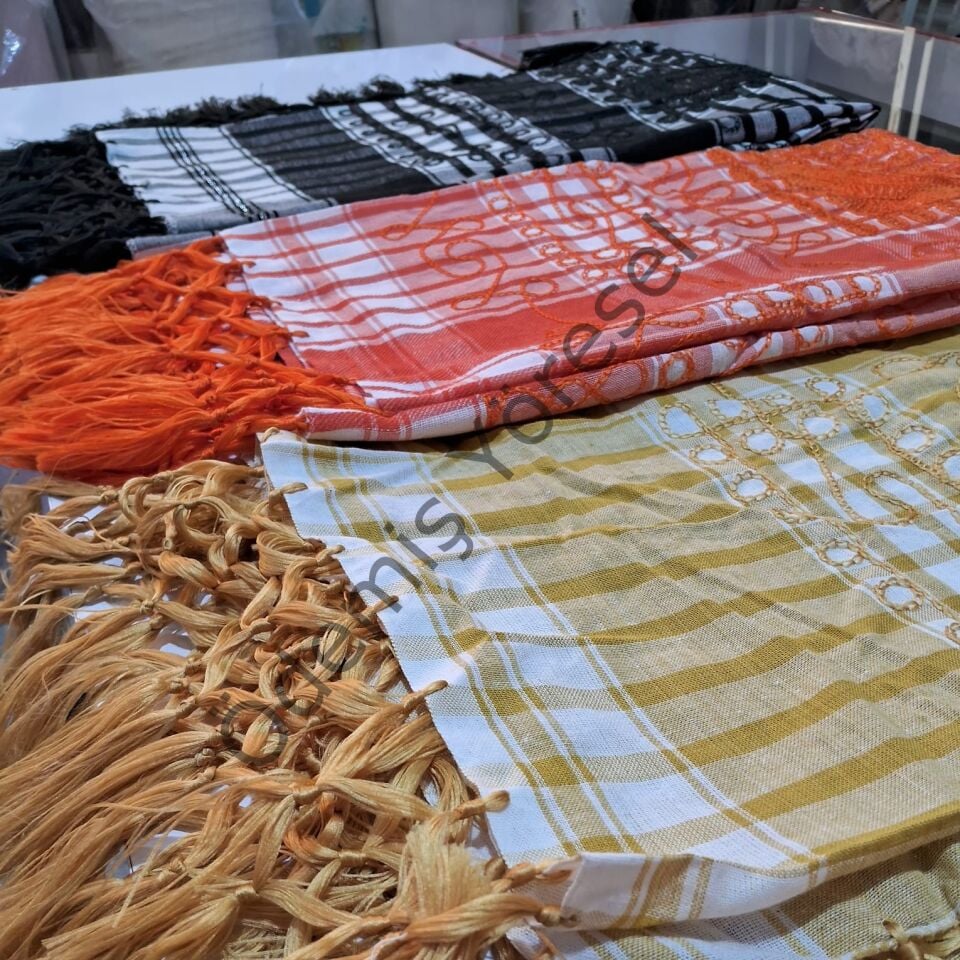 Ağır İşlemeli Saçaklı Puşi